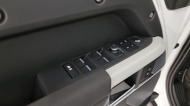 Land Rover Defender Defender 110 3.0d i6 mhev SE awd 250cv auto