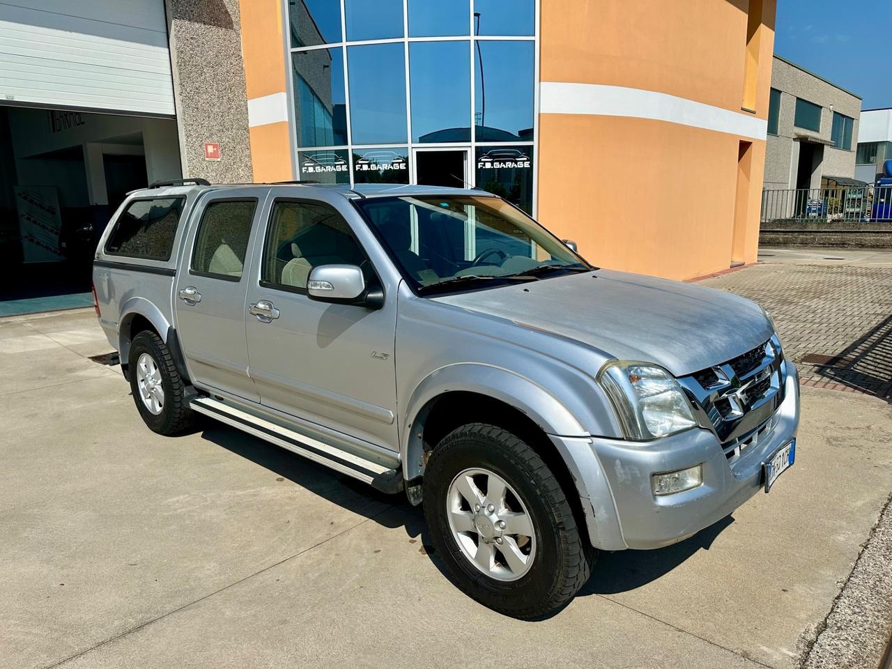 Isuzu D-Max 3.0 TD cat Crew Cab 4WD Pup LS Roadm.Aut