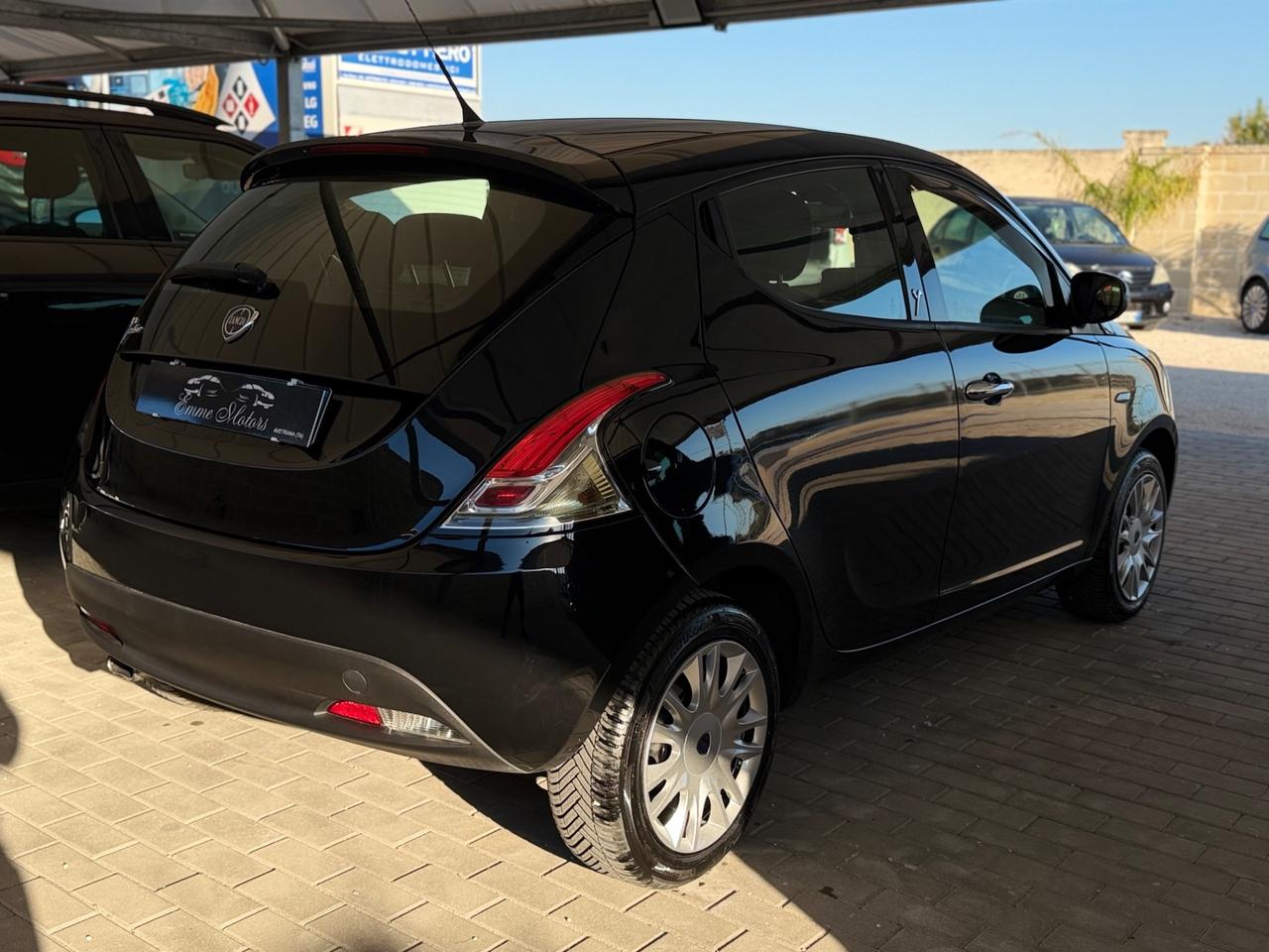 Lancia Ypsilon 1.2 69 CV 5 porte Gold