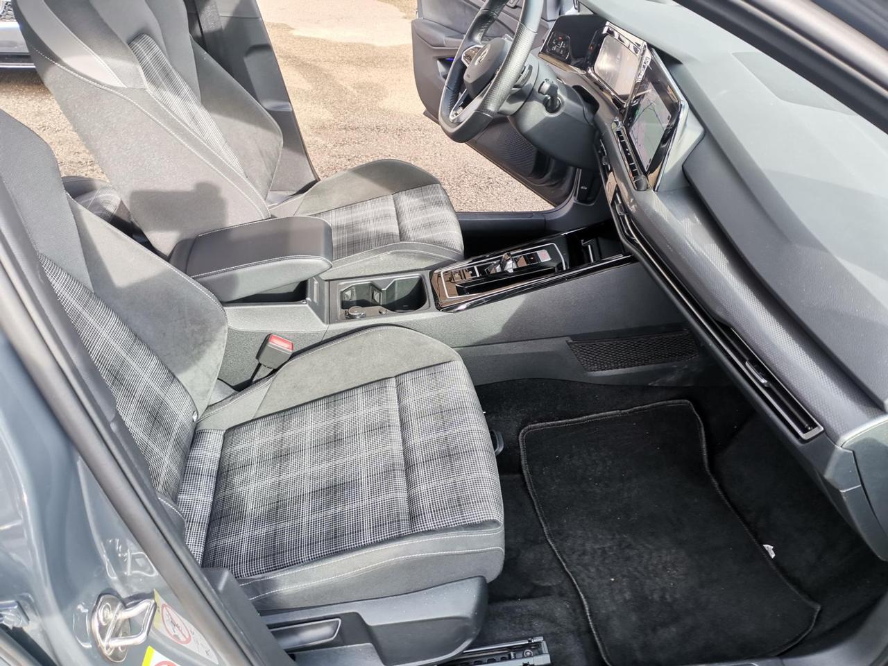 Volkswagen Golf 2.0 tdi GTD 200cv dsg