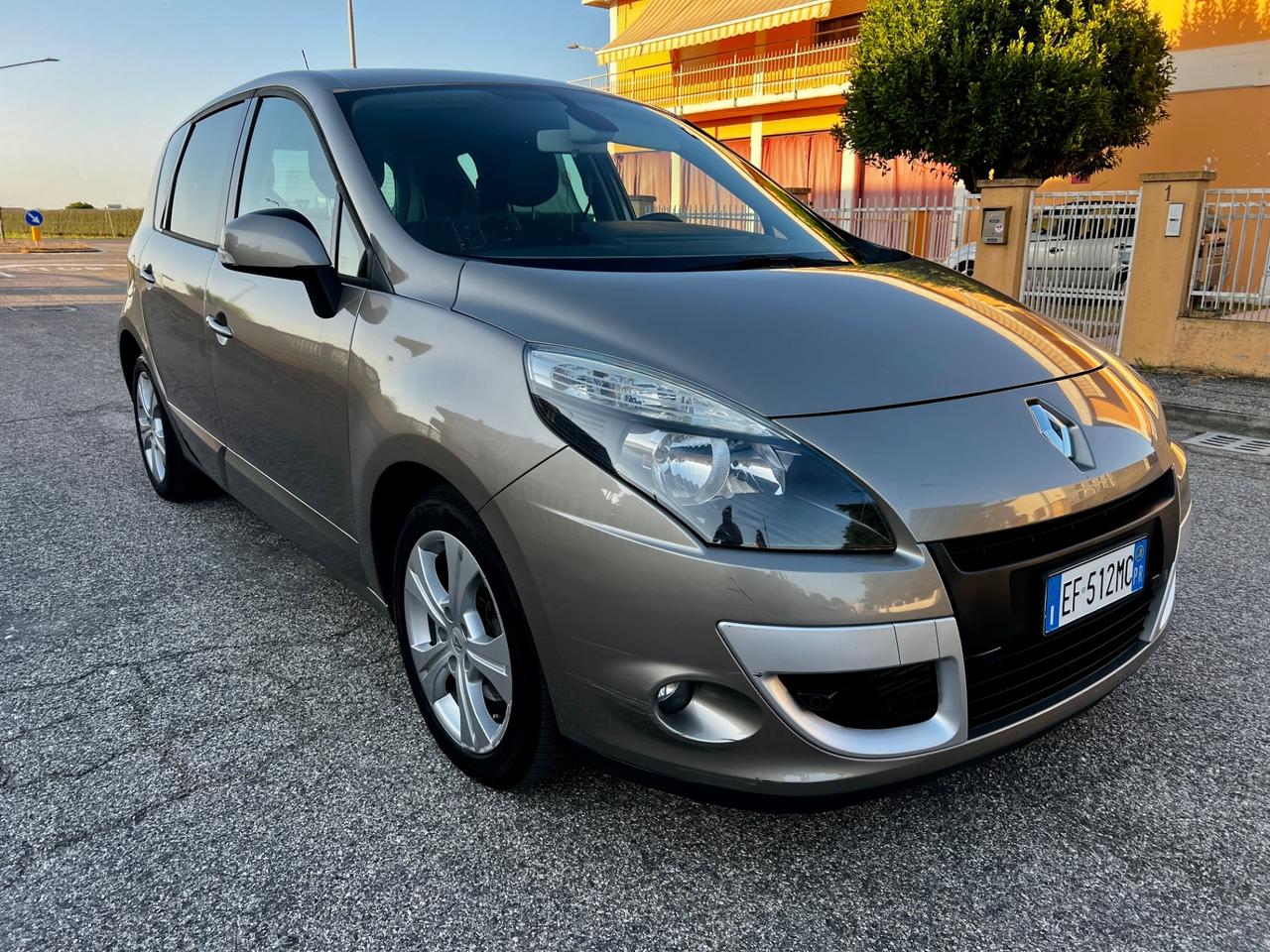 Renault Scenic Scénic X-Mod 1.5 dCi 110CV Luxe