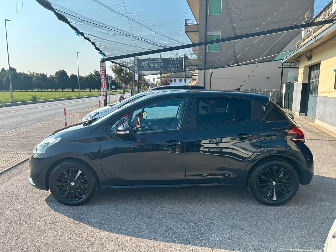 Peugeot 208 1.6 BlueHDi 75CV 5p. Black Line - OK NEOPATENTATI