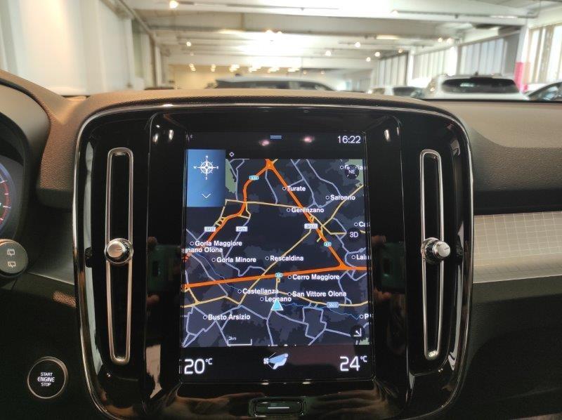 VOLVO XC40 (2017-->) - XC40 B4 AWD AUTOMATICO MOMENTUM