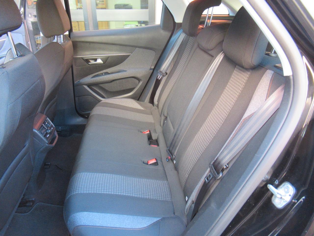 Peugeot 3008 BlueHDi 130 S&S Business