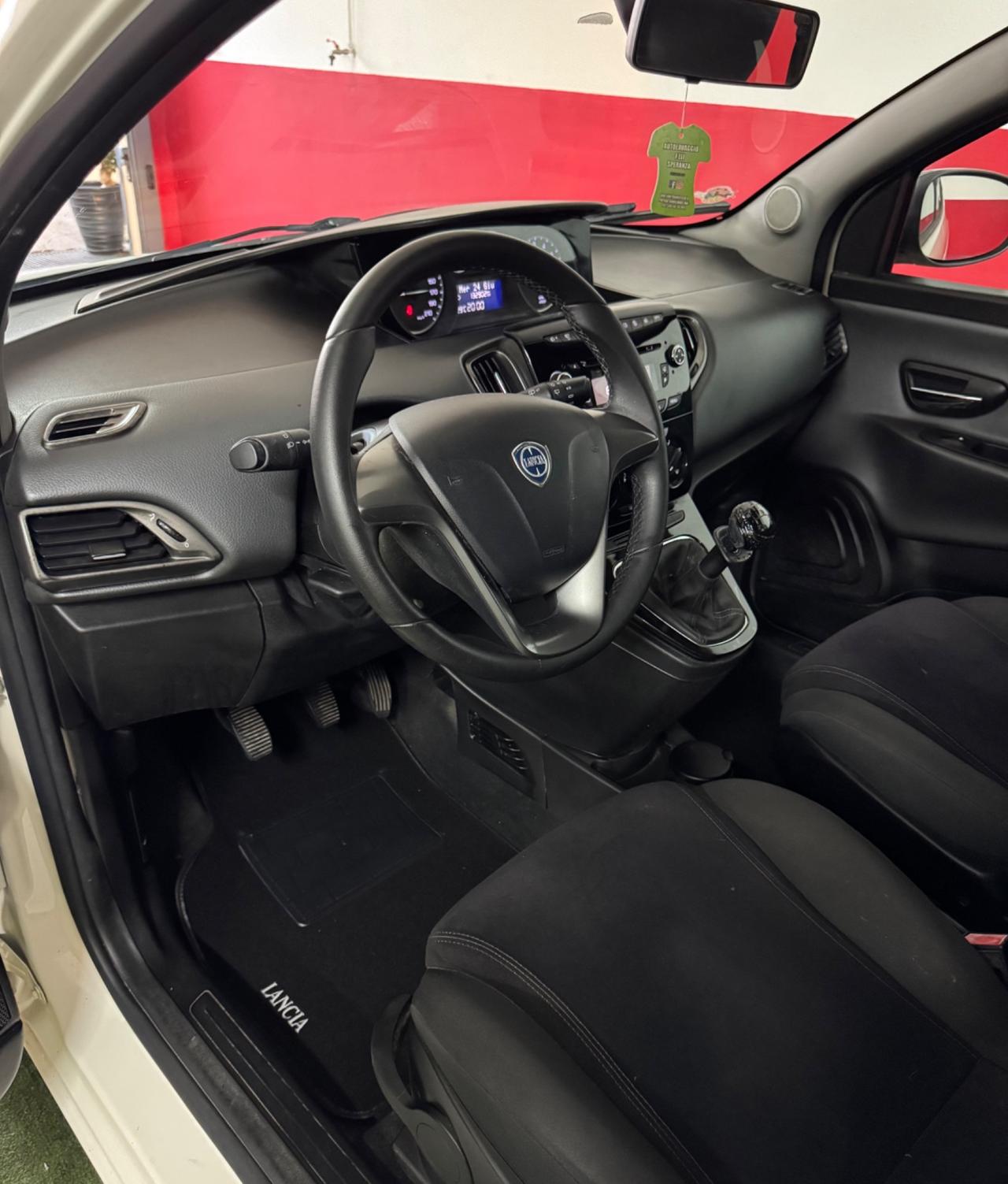 Lancia Ypsilon 1.2 69 CV 5 porte 130000 CHILOMETRI