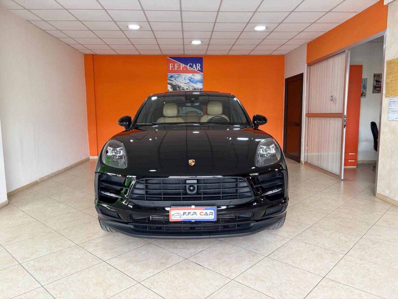 Porsche Macan 2.0 245 cv pdk tetto matrix sound permute finanziamenti