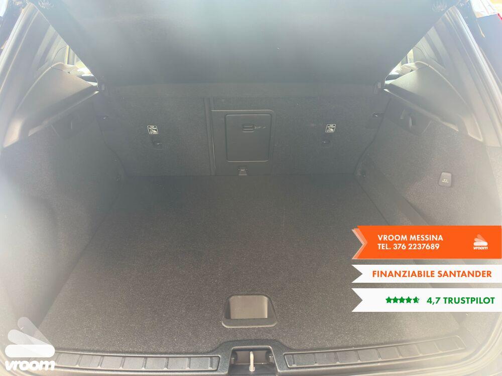 VOLVO XC40 (2017-->) XC40 T3 Momentum Pro