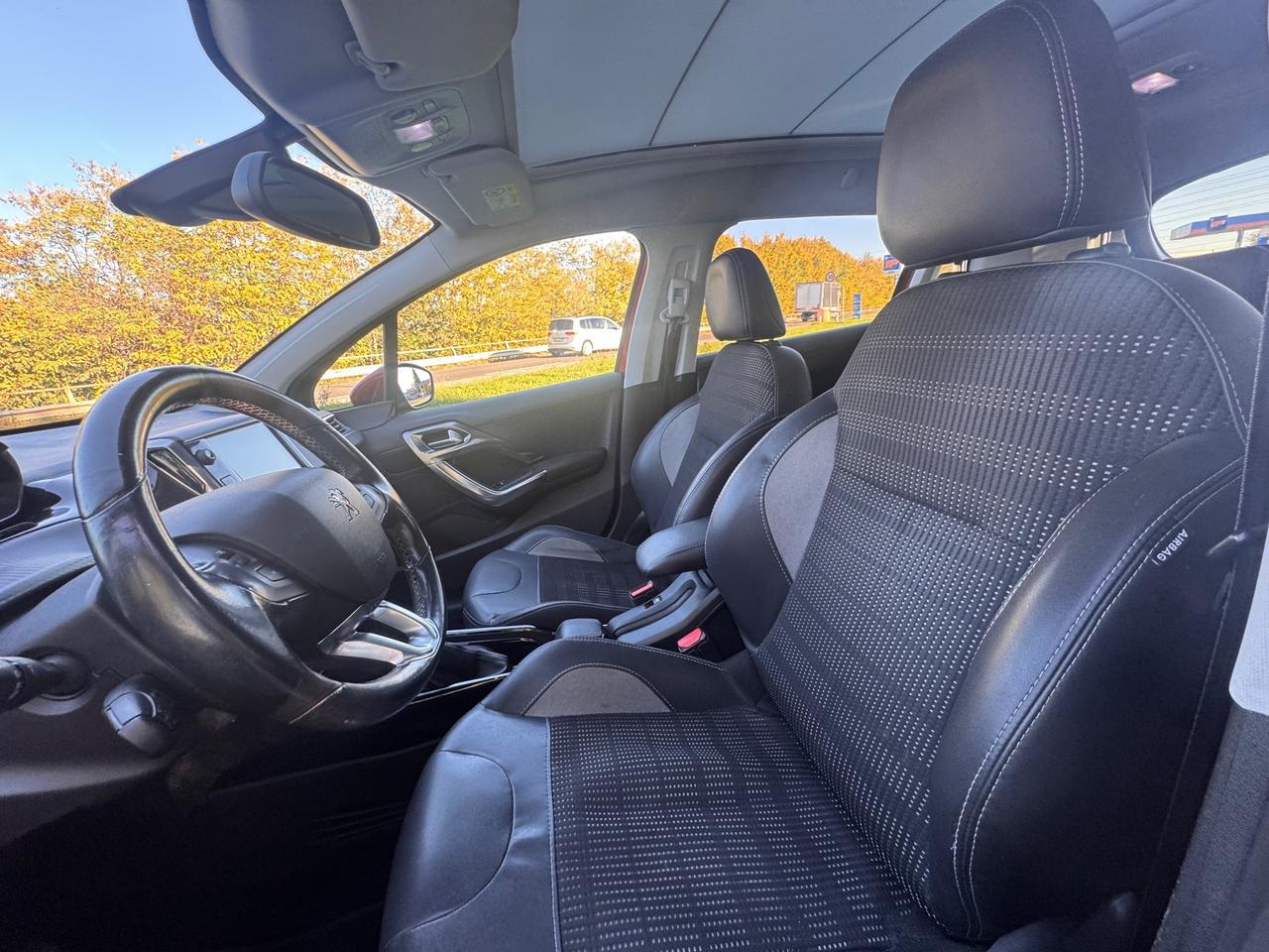 Peugeot 2008 1.6 d, cambio manuale, 140.000 km