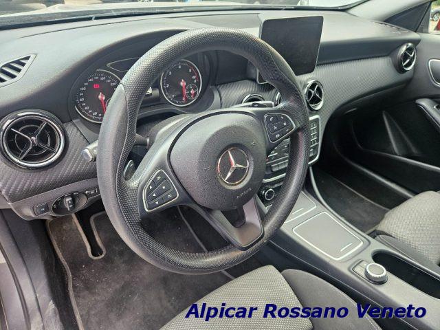 MERCEDES-BENZ GLA 200 d Automatic Sport