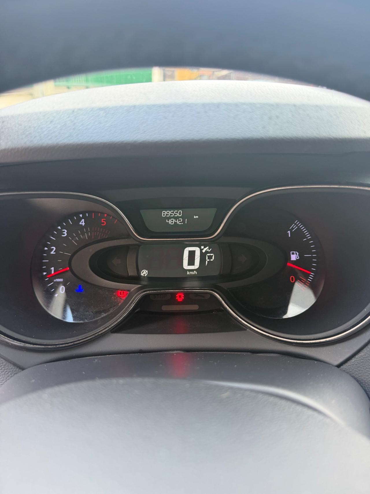 Renault Captur dCi 8V 90 CV EDC Start&Stop Energy Initiale Paris