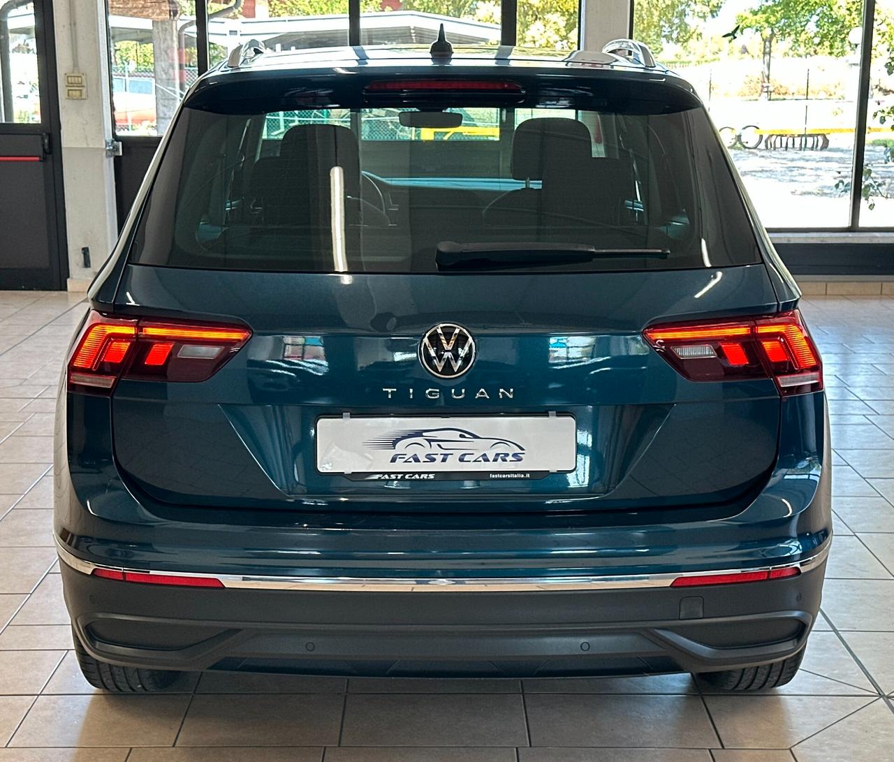 VOLKSWAGEN TIGUAN LIFE 2.0TDI DSG *CARPLAY*RADAR*LUCI*