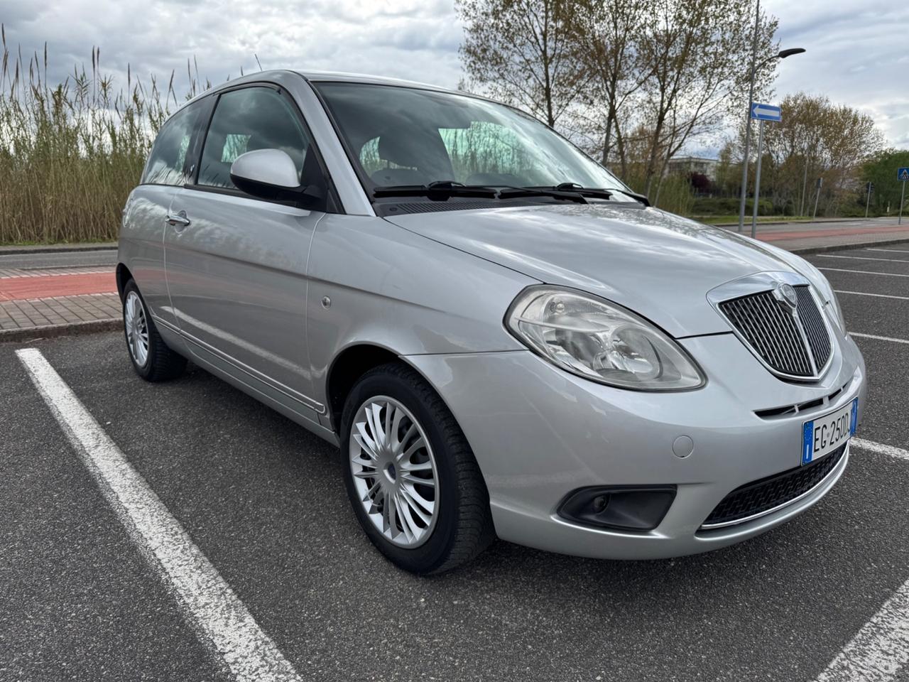 Lancia Ypsilon 1.2 69 CV Argento
