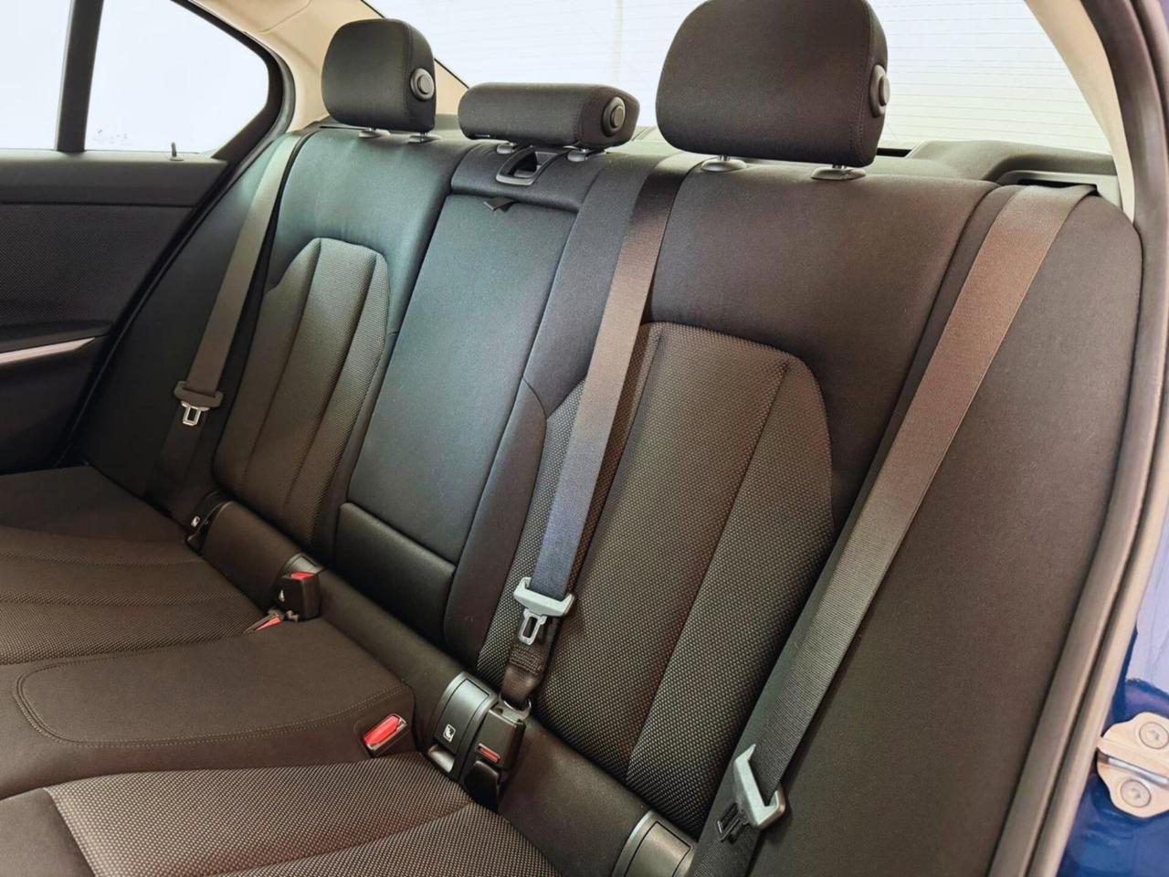 Bmw 318d 48V Business Advantage