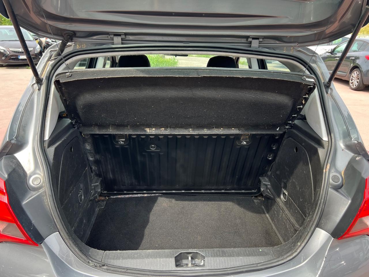 Opel Corsa 1.2 5 porte