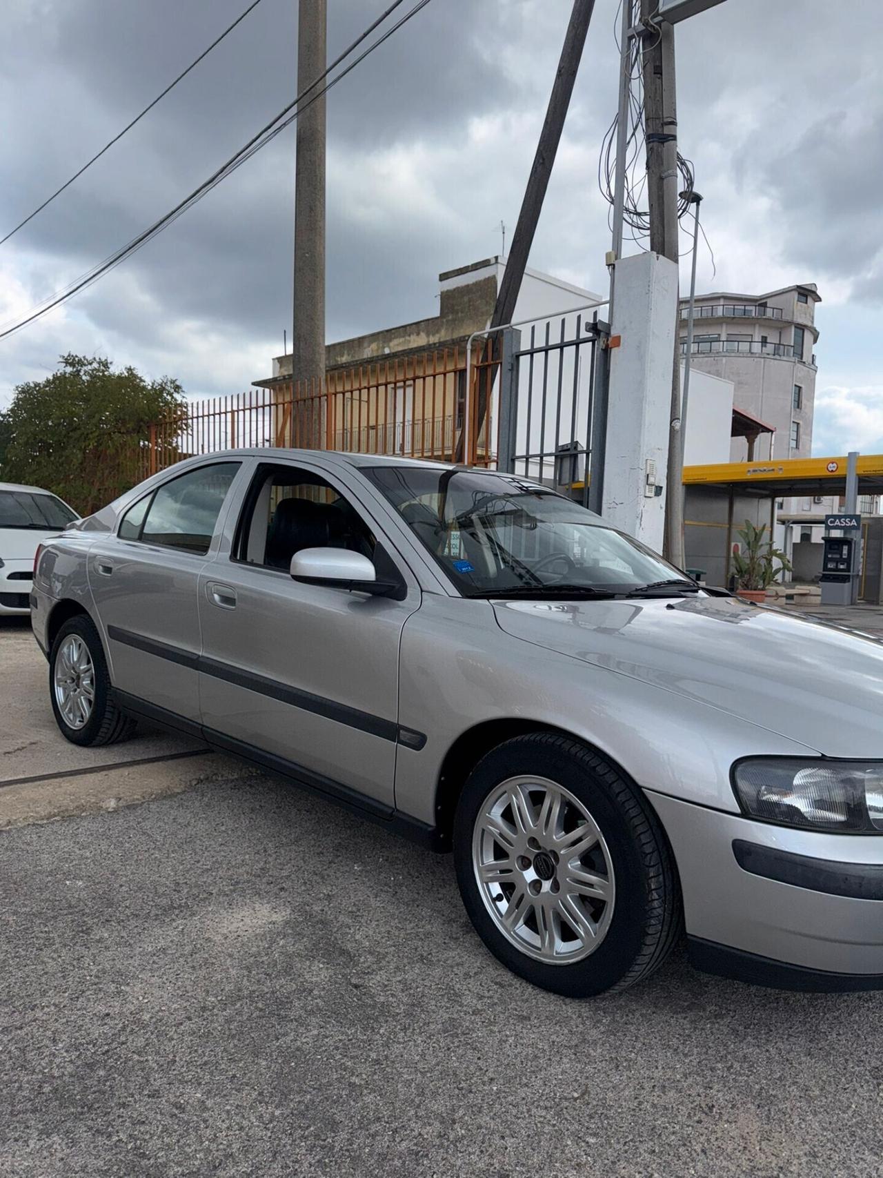 Volvo S60 2.4 D5 20V cat Summum