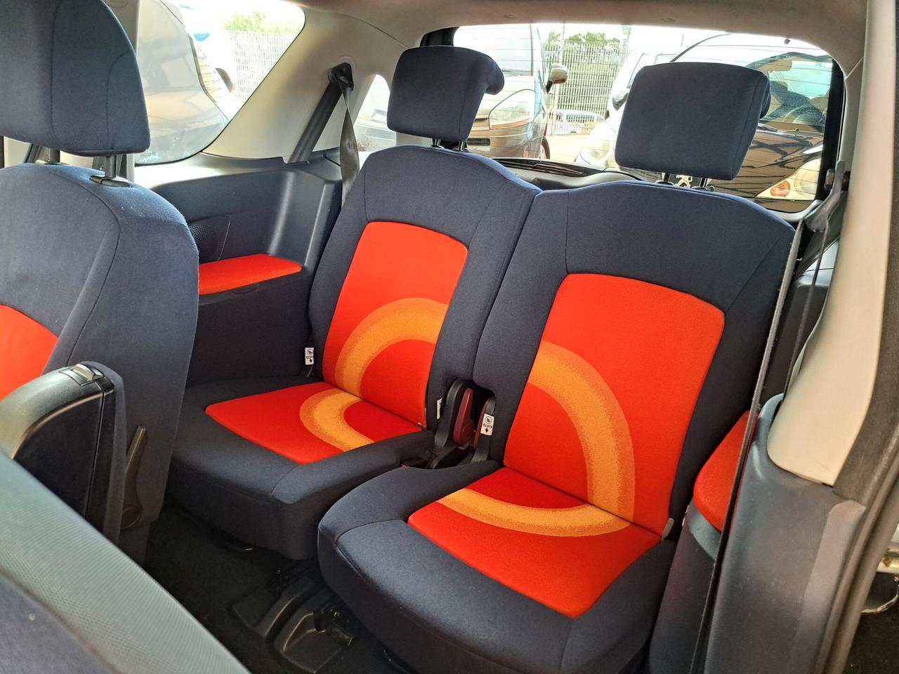 Peugeot 1007 1.4 BENZ.