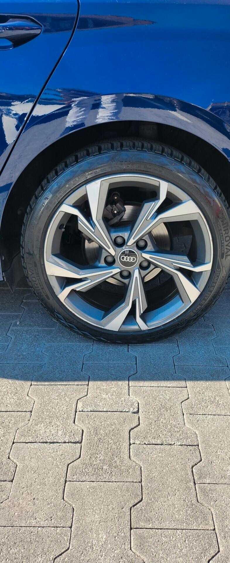 Audi A3 30 g-tron COLORE BLU - PELLE MATTONE