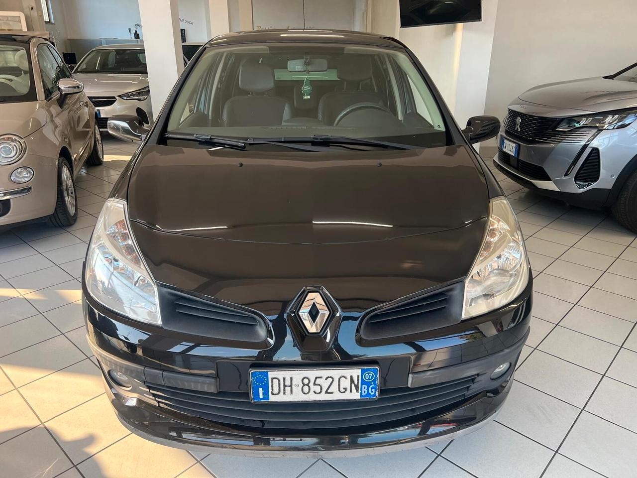 Renault Clio 1.2 16V 5 porte Dynamique