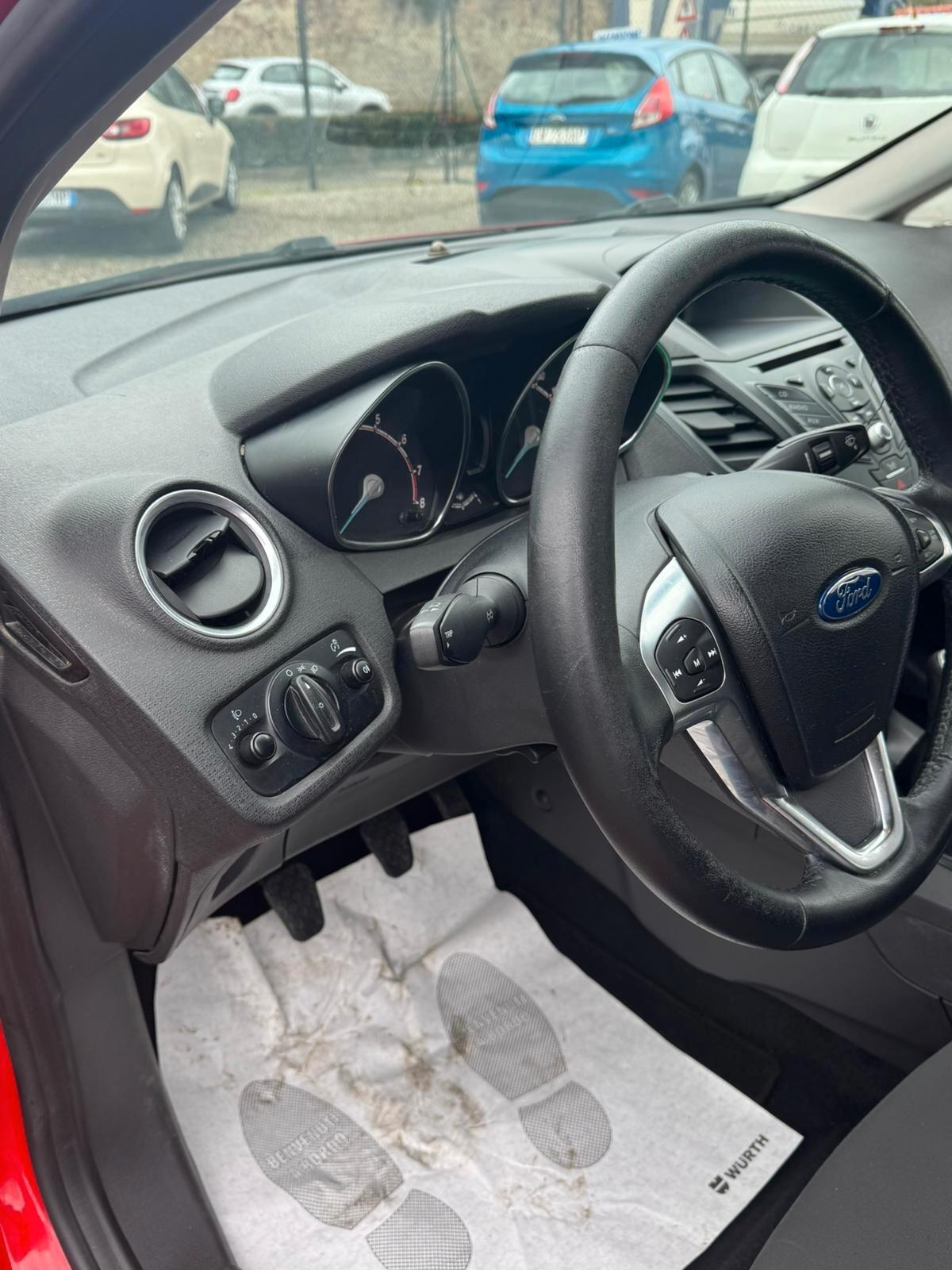 Ford Fiesta 1.4 3 porte Bz.- GPL Black & White Edition GPL CASA MADRE