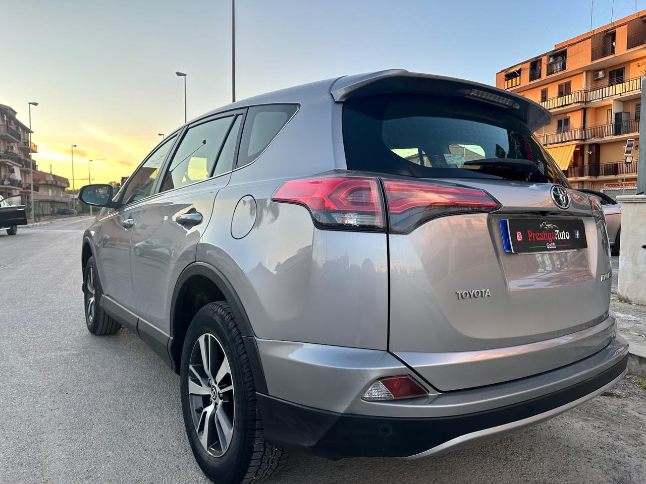 Toyota RAV 4 RAV4 2.0 D-4D 2WD Active