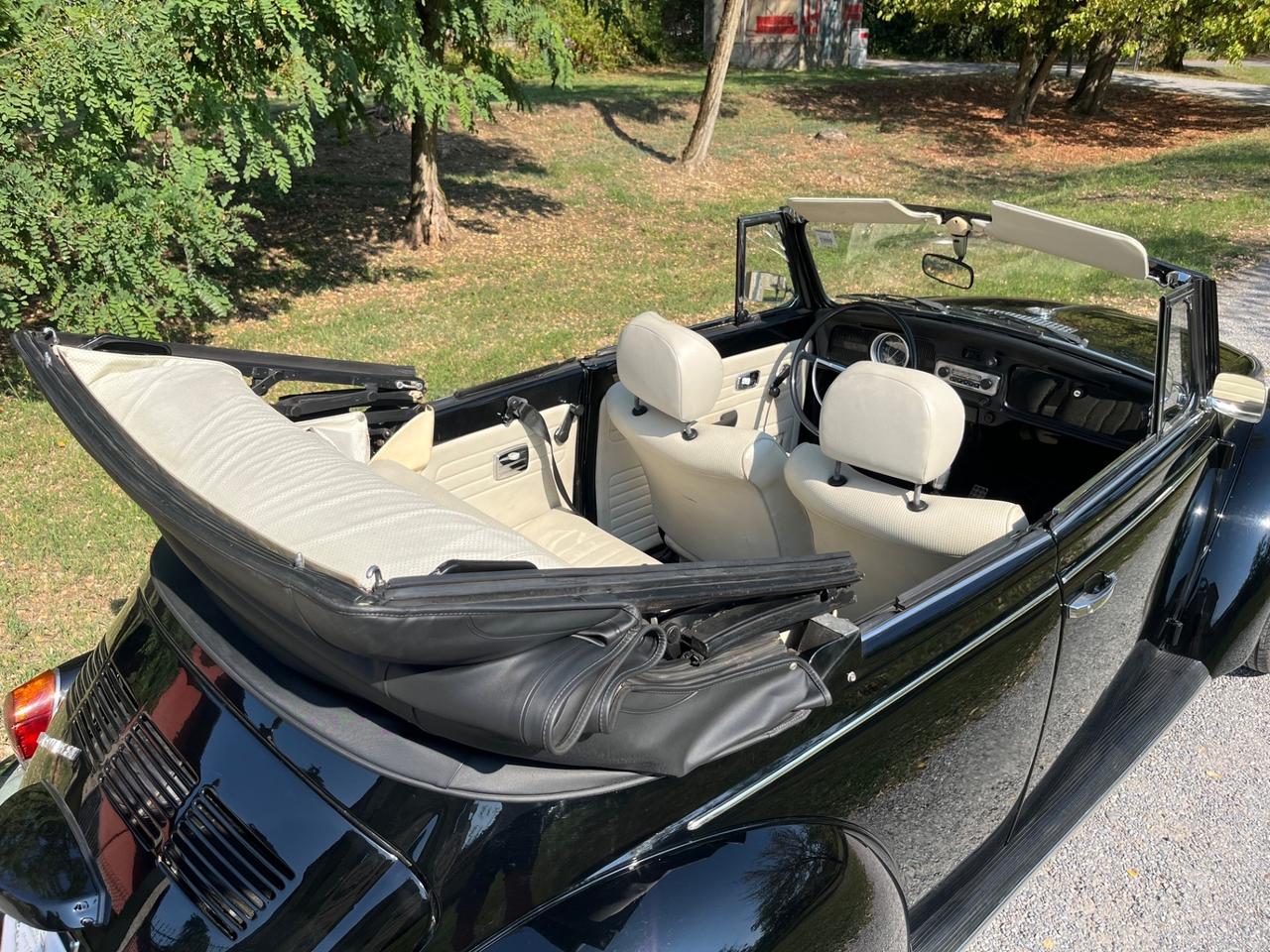 Volkswagen Maggiolino Maggiolone 1302 cabriolet