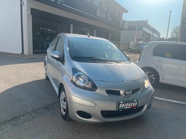 Toyota Aygo 1.0 12V VVT-i 5 porte Sol