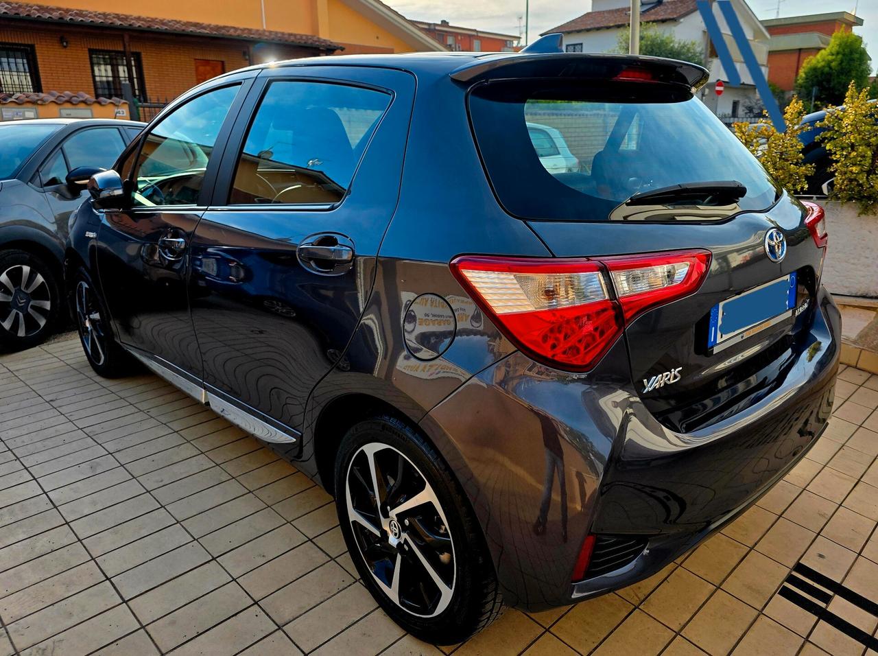 Toyota Yaris 1.5 Hybrid 5 porte Lounge Blue