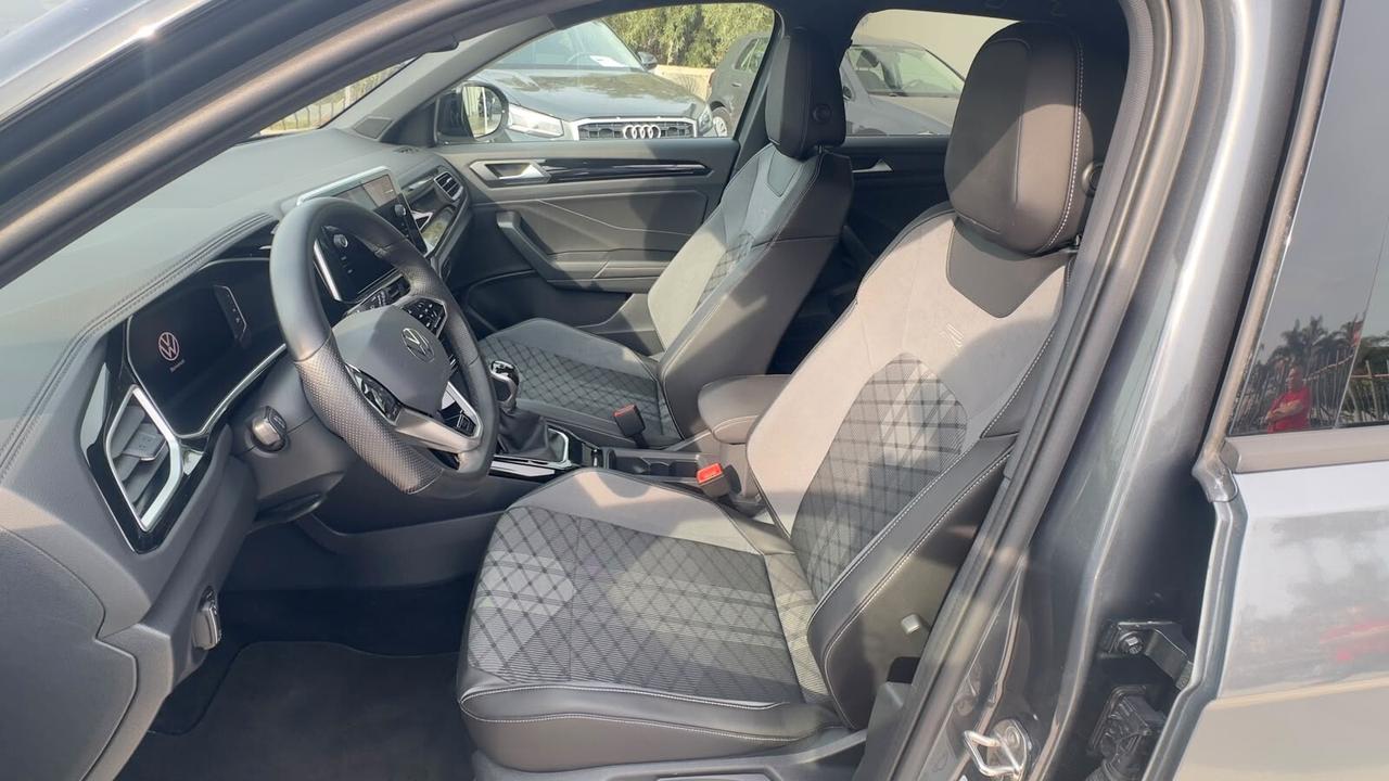 Volkswagen T-Roc 1.5 TSI ACT R-Line TUA DA 291€ ANTICIPO 0