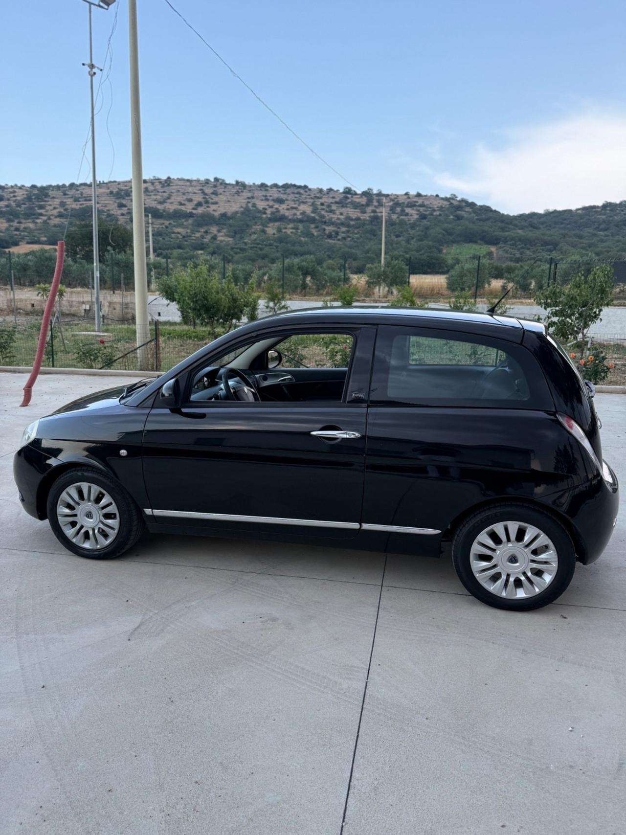 Lancia Ypsilon 1.4 Diva Ecochic GPL