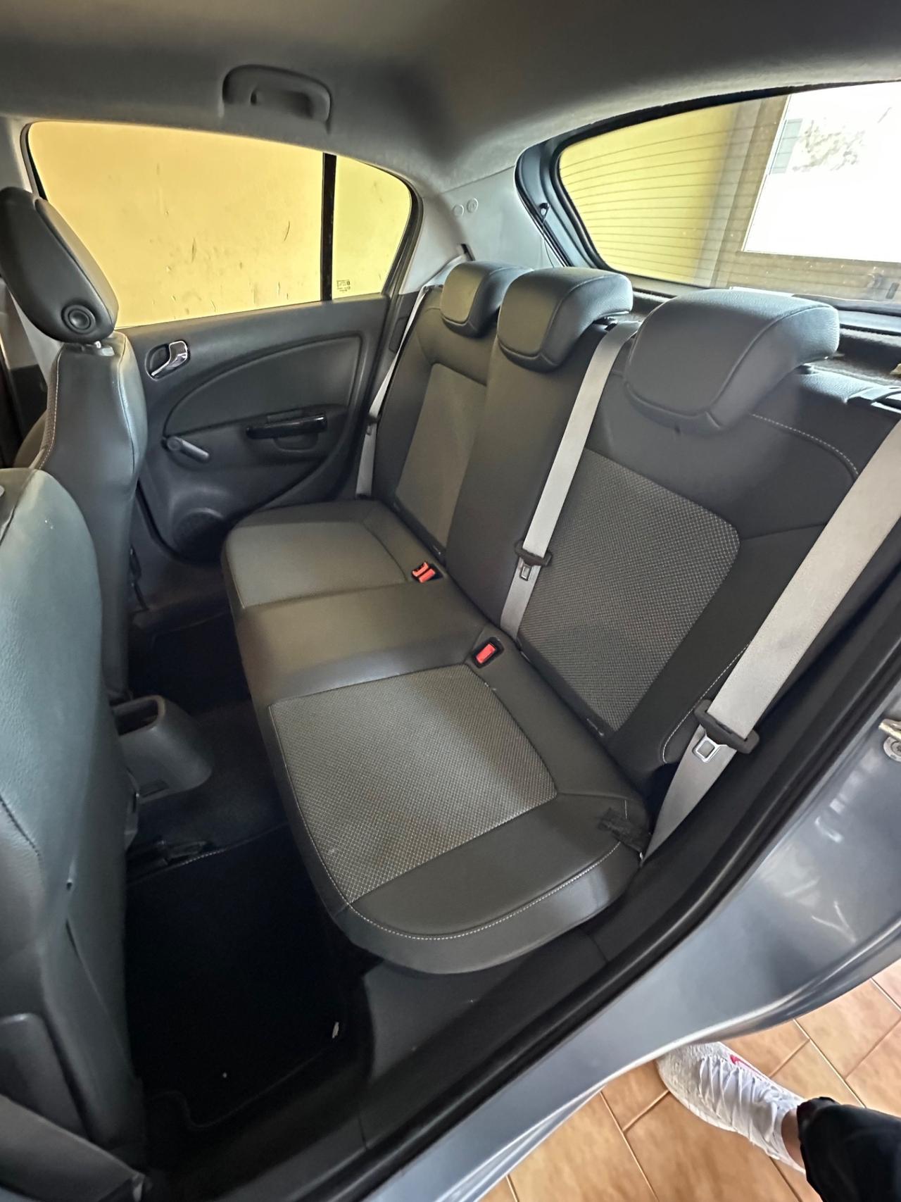 Opel Corsa 1.2benz. Cambio automatico 128.000km
