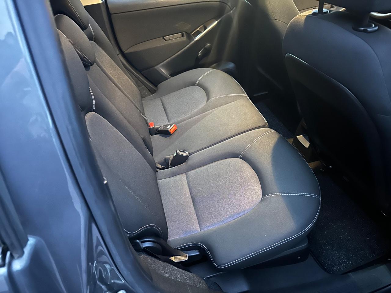 Lancia Ypsilon 1.3 MJT 75 CV Unyca