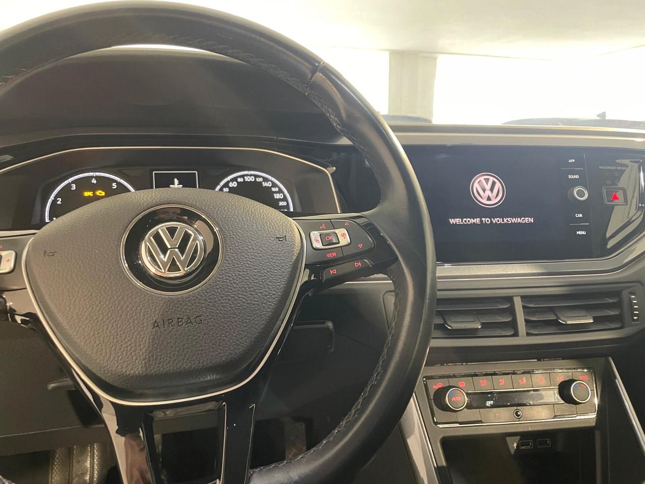 VOLKSWAGEN POLO 2018 1.0 TGI 90 CV R-LINE X NEOPATENTATI