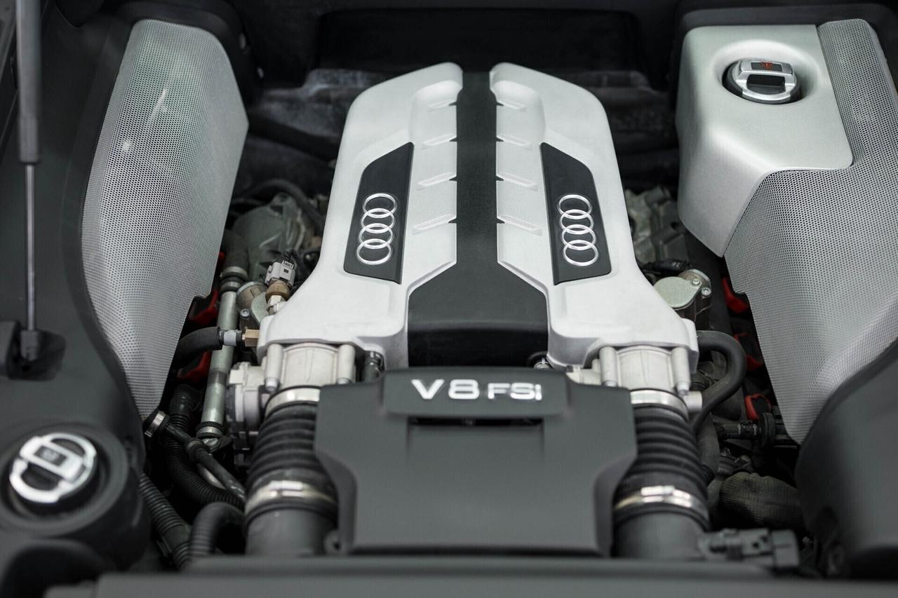 Audi R8 4.2 V8 FSI quattro R tronic IVA ESPOSTA