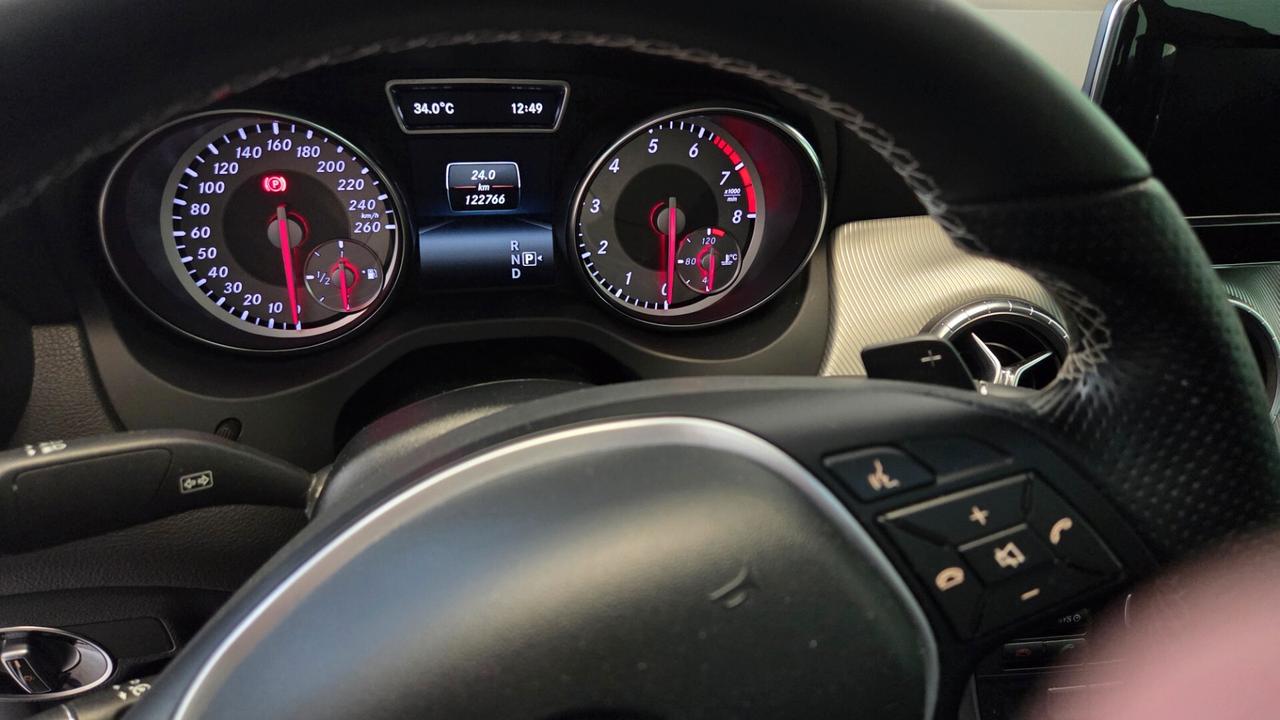Mercedes-benz CLA 200 automatica Premium unico proprietario