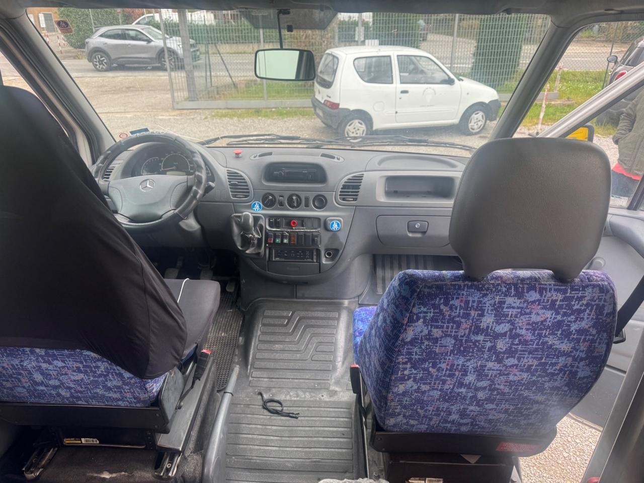 Mercedes Benz 17 posti motore nuovo