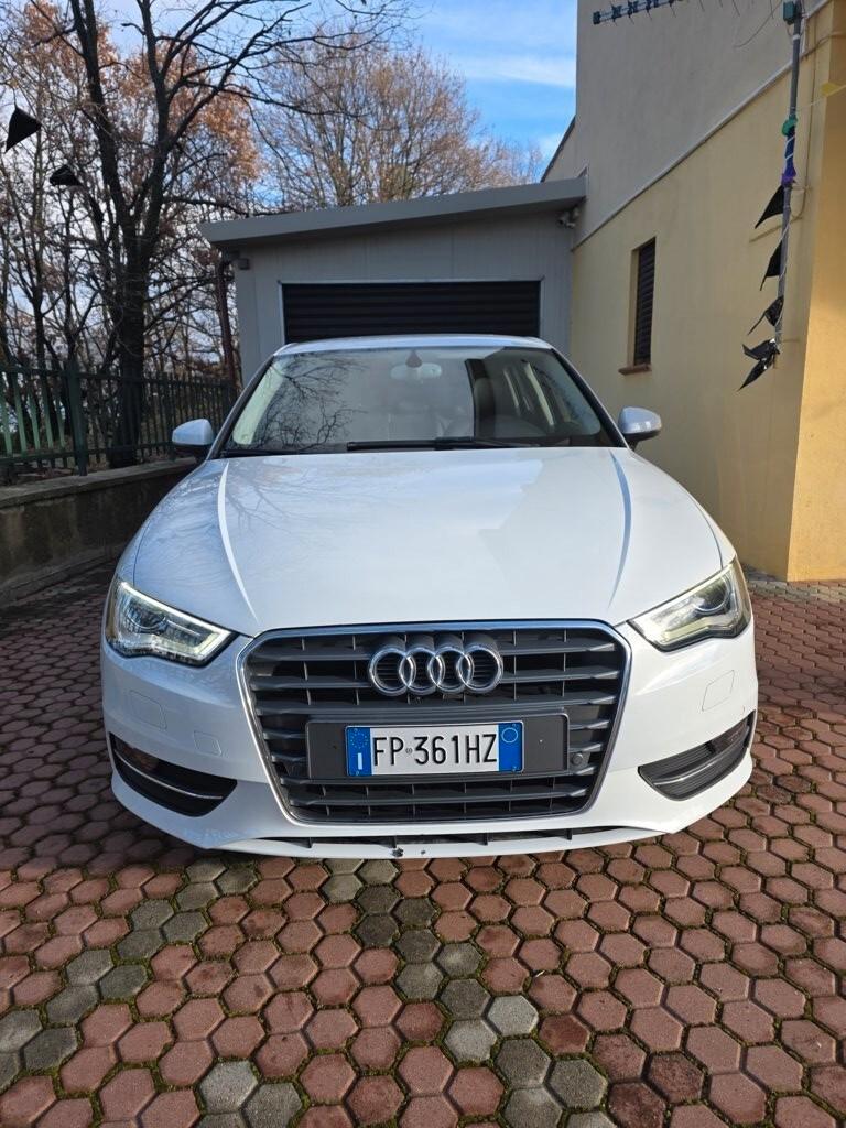 Audi A3 SPB 1.6 TDI clean diesel Ambition