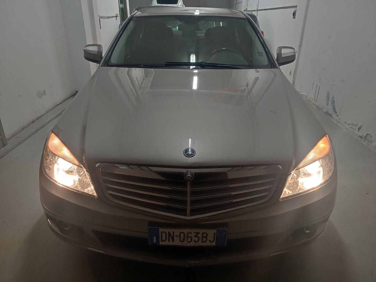 MERCEDES CLASSE C200 BERLINA A METANO POCHI KM GANCIO