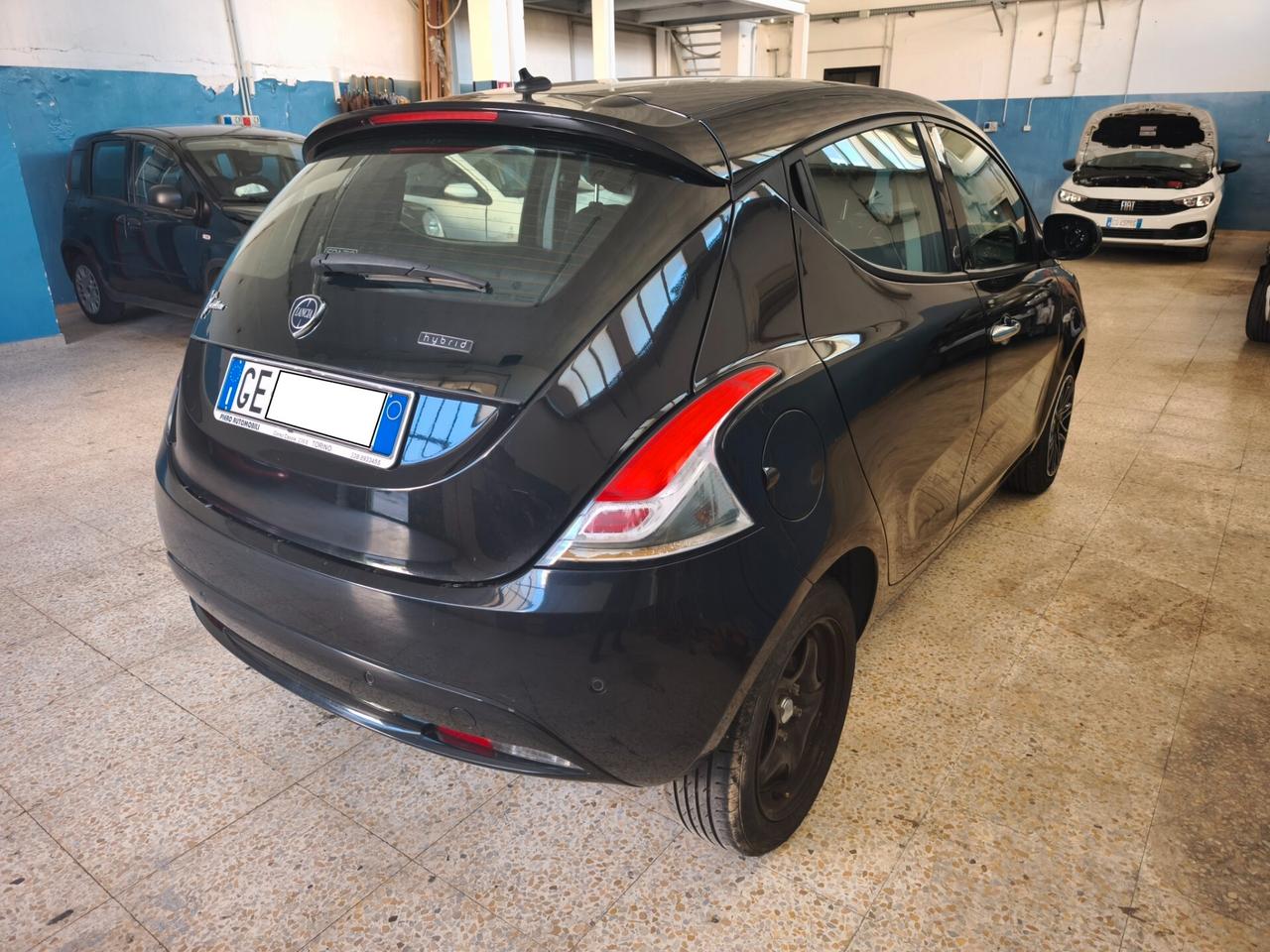 Lancia Ypsilon Hybrid Ecochic Gold ALLUVIONATA