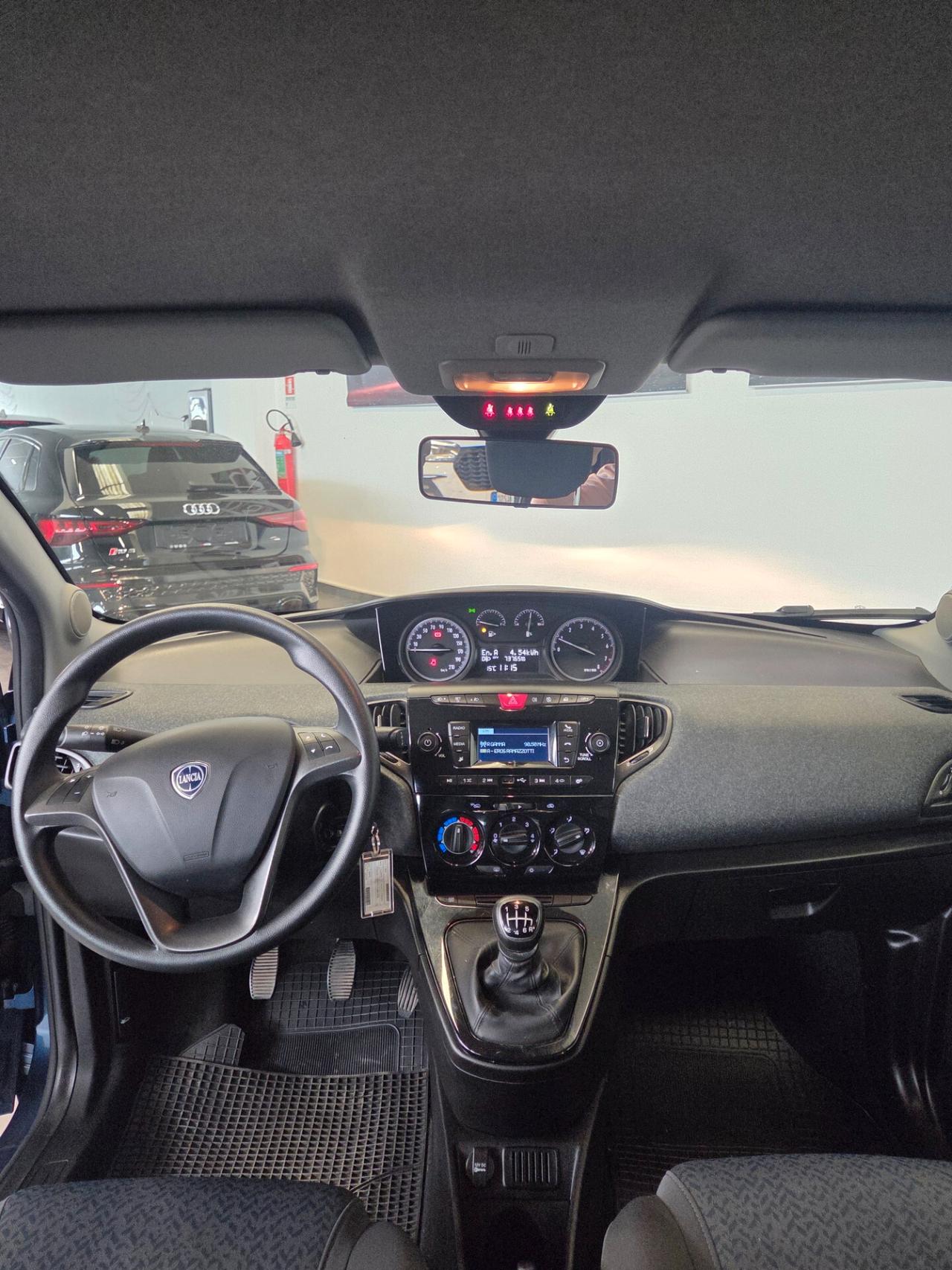 Lancia Ypsilon 1.0 FireFly 5 porte S&S Hybrid Ecochic Gold