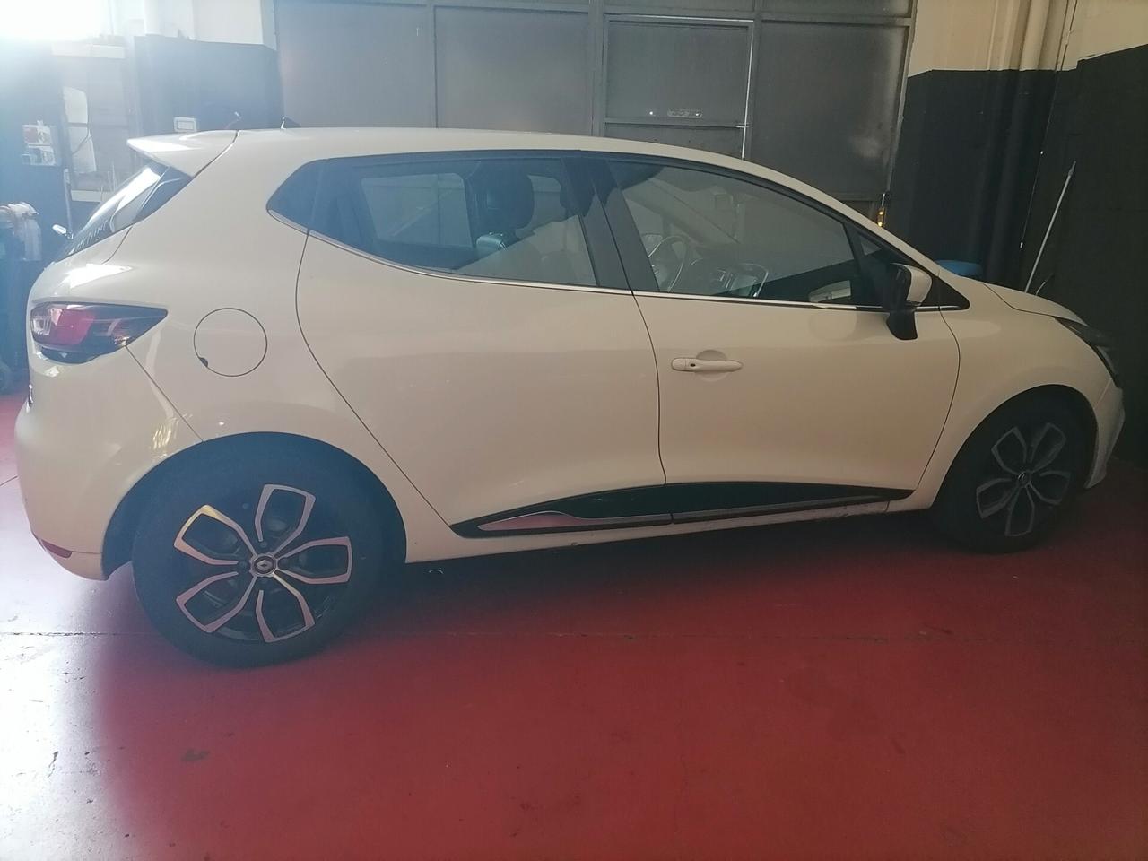 Renault Clio dCi 8V 90CV EDC Start&Stop 5 porte Energy Excite