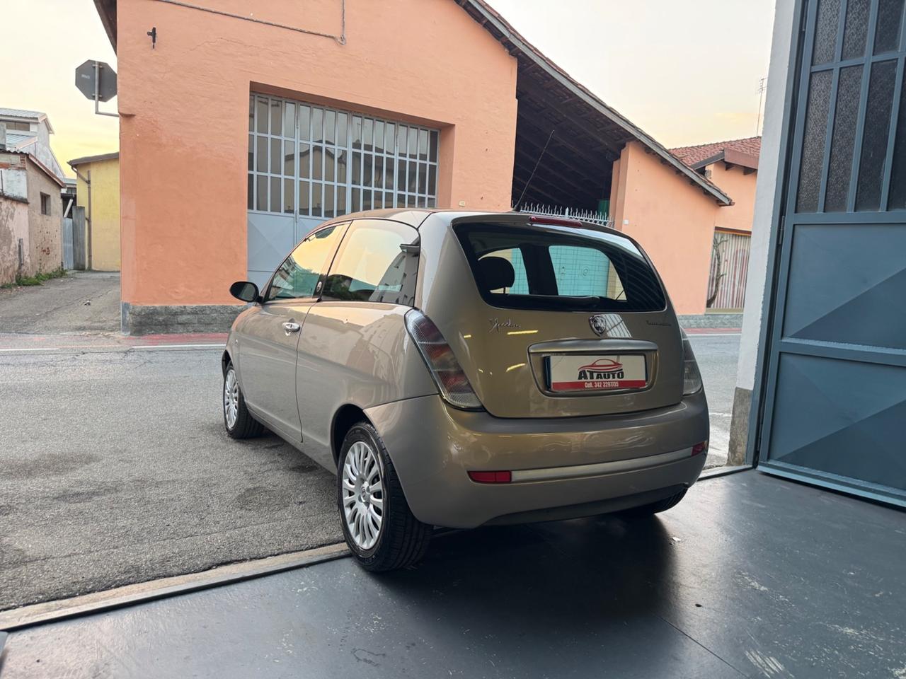 Lancia Ypsilon 1.4 Argento Ecochic GPL