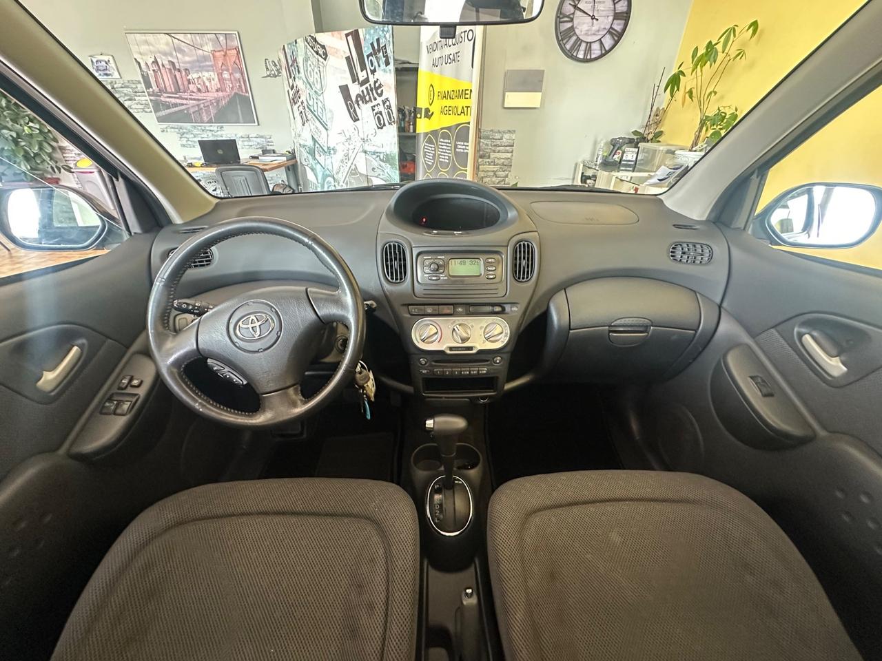 Toyota Yaris Verso 1.3benz. Cambio Automatico