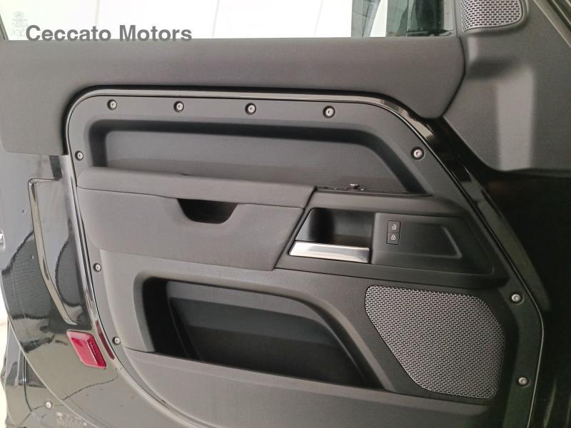 Land Rover Defender 90 3.0 I6 MHEV X-Dynamic S AWD Auto