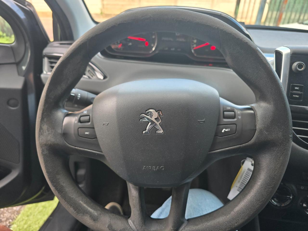 Peugeot 208 1.4 HDi 68 CV NEOP OK-2015