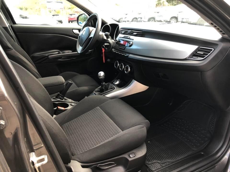 Alfa Romeo Giulietta 1.6 JTDm 105 CV Distinctive 2011