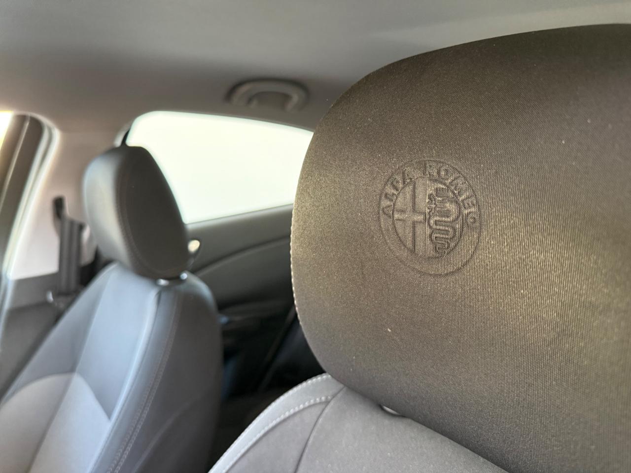 Alfa Romeo Giulietta 1.6JTDm Distinctive UNIPRO.2015