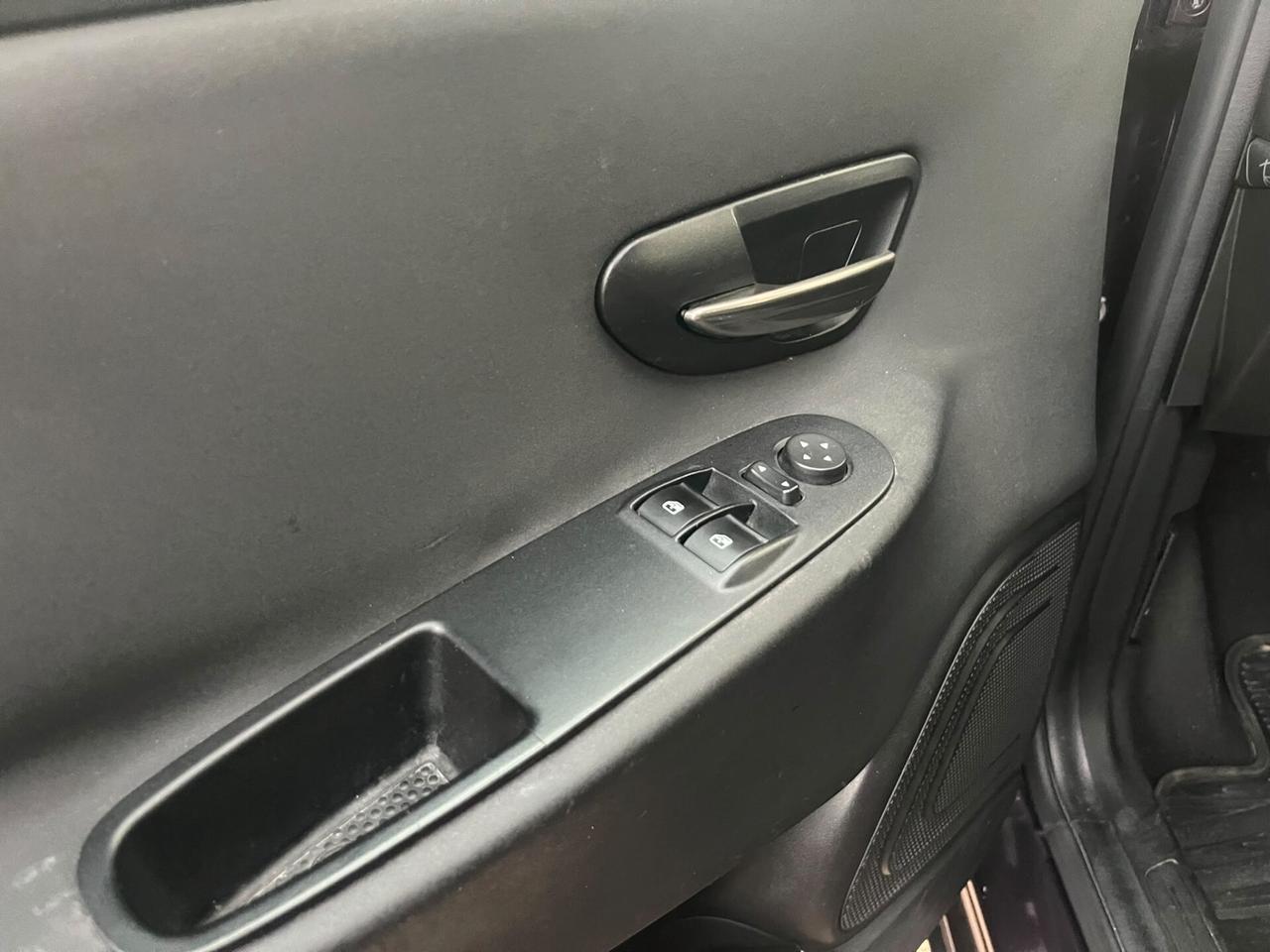 Lancia Ypsilon 1.2 69 CV 5 porte S&S Silver 2014