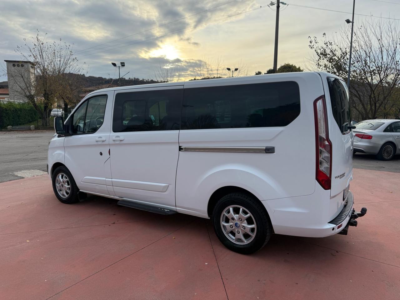 Ford Tourneo Custom 300 2.2 TDCi 155CV PL Trend