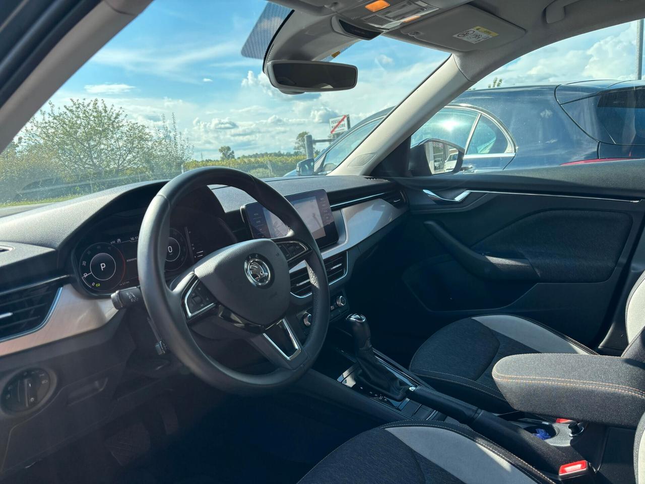 Skoda Kamiq 1.6 Diesel Cambio Automatico Neopatentati