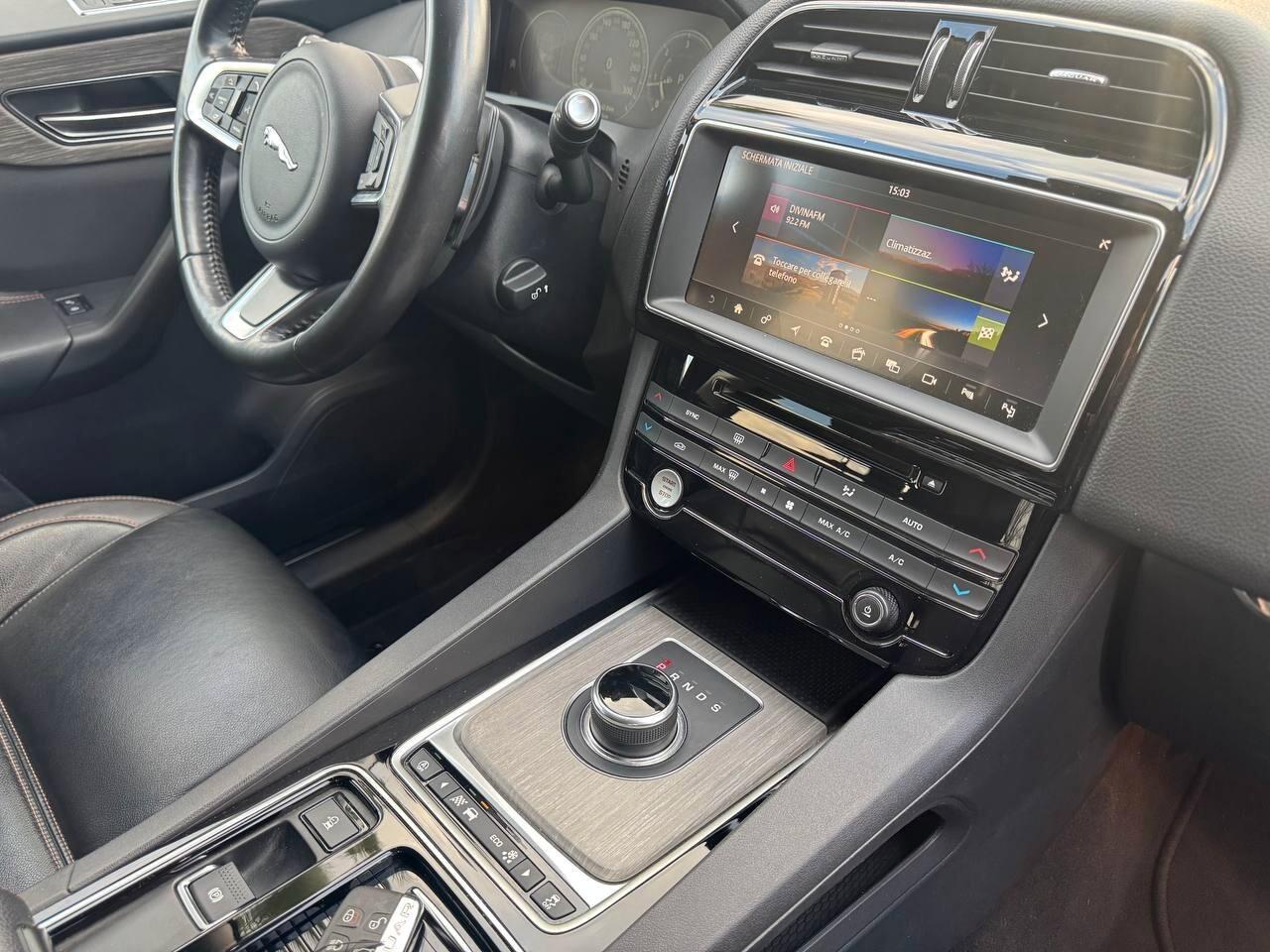 Jaguar F-Pace 2.0 D 180 CV AWD Prestige 12/2017